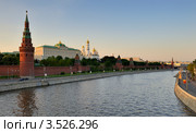 Московский Кремль вечером (2012 год). Редакционное фото, фотограф Алексей Голованов / Фотобанк Лори
