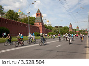 Парад велосипедистов в Москве 20 мая 2012г. Редакционное фото, фотограф Наталья Волкова / Фотобанк Лори