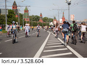 Парад велосипедистов в Москве 20 мая 2012г. Редакционное фото, фотограф Наталья Волкова / Фотобанк Лори