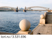 Вид на Большеохтинский мост со Смольной набережной. Санкт-Петербург (2012 год). Стоковое фото, фотограф Александр Щепин / Фотобанк Лори