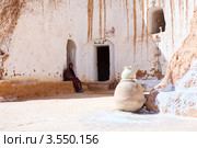 Жилище троглодитов, вырубленное в скале (2012 год). Редакционное фото, фотограф Кекяляйнен Андрей / Фотобанк Лори