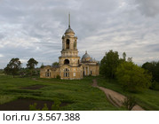 Храм в городе Старица, Тверская область (2012 год). Стоковое фото, фотограф Валерий Пчелинцев / Фотобанк Лори