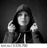Девушка в капюшоне. Стоковое фото, фотограф Виктор Застольский / Фотобанк Лори