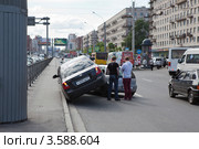 Дорожная авария на проспекте (2012 год). Редакционное фото, фотограф Кекяляйнен Андрей / Фотобанк Лори
