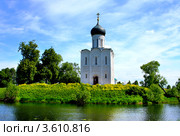 Церковь Покрова на Нерли (2011 год). Редакционное фото, фотограф ElenArt / Фотобанк Лори