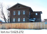 Деревянный дом с пристроем (2012 год). Стоковое фото, фотограф Анатолий Матвейчук / Фотобанк Лори