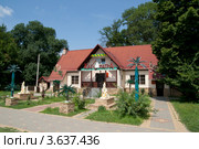 Кафе "Клеопатра" в городском парке. Город Белореченск Краснодарского края (2012 год). Редакционное фото, фотограф Игорь Дашко / Фотобанк Лори