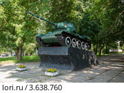Танк Т-34. Памятник Великой отечественной войны в городе Рославле (2011 год). Редакционное фото, фотограф Олег Тыщенко / Фотобанк Лори