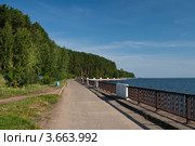 Набережная реки Камы, г. Чайковский (2009 год). Стоковое фото, фотограф Кучкаев Марат / Фотобанк Лори