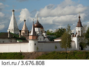 Свято-Успенский мужской монастырь на левом берегу Волги в городе Старица (2007 год). Стоковое фото, фотограф Михаил Ворожцов / Фотобанк Лори