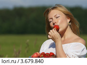С клубникой. Стоковое фото, фотограф Петров Александр / Фотобанк Лори