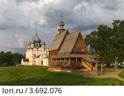 Суздальский Кремль летним вечером (2010 год). Редакционное фото, фотограф Павел Широков / Фотобанк Лори