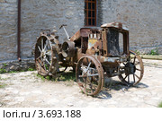 Первый советский трактор (2008 год). Редакционное фото, фотограф Солодовникова Елена / Фотобанк Лори