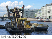 Дноуглубительные работы в Санкт-Петербурге. Река Фонтанка (2012 год). Редакционное фото, фотограф Александр Алексеев / Фотобанк Лори