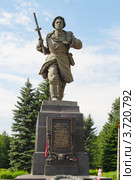 Памятник А. Матросову, установленный на его могиле, город Великие Луки, Псковская область (2012 год). Редакционное фото, фотограф Галина Ермолаева / Фотобанк Лори