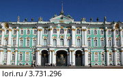Зимний дворец в Санкт-Петербурге. Стоковое видео, видеограф Losevsky Pavel / Фотобанк Лори