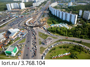 Вид с высоты птичьего полета на пересечение Варшавского шоссе и МКАД, Москва, Россия (2012 год). Стоковое фото, фотограф Николай Винокуров / Фотобанк Лори
