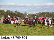 Французы и русские сражаются на Бородинском поле (2012 год). Редакционное фото, фотограф Наталья Волкова / Фотобанк Лори