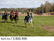 Русские конники на Бородинском поле (2012 год). Редакционное фото, фотограф Наталья Волкова / Фотобанк Лори
