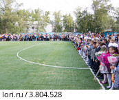 День знаний. Дети идут на урок (2012 год). Редакционное фото, фотограф Александр Подшивалов / Фотобанк Лори