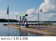 Заправочная станция  для маломерных судов концерна "Несте ойл" (Neste Oil). Пуумала, Финландия (2012 год). Редакционное фото, фотограф Виктор Карасев / Фотобанк Лори