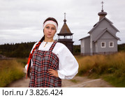 Русская девушка в национальной одежде. Стоковое фото, фотограф Александр Новиков / Фотобанк Лори