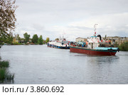 Караван судов на Мариинском канале в Вытегре (2012 год). Стоковое фото, фотограф Александр Романов / Фотобанк Лори