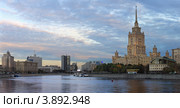 Вечерняя панорама Москвы. Редакционное фото, фотограф Юрий Кирсанов / Фотобанк Лори
