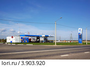 Приволжск, Ивановская область, заправочная станция (2012 год). Редакционное фото, фотограф ElenArt / Фотобанк Лори