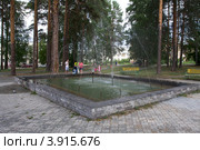 Фонтан. Город Заречный Свердловской области (2012 год). Редакционное фото, фотограф Константин Безденежных / Фотобанк Лори