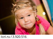 Портрет забавной девочки (3,6 года) Стоковое фото, фотограф Катерина Макарова / Фотобанк Лори