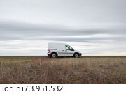 Коммерческий автомобиль на трассе. Стоковое фото, фотограф Александр Овчинников / Фотобанк Лори