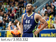 Сорок четвертый номер команды по баскетболу - Маркус Слотер (Marcus Slaughter) в игре с подмосковным клубом "Химки", Московская область (2012 год). Редакционное фото, фотограф Николай Винокуров / Фотобанк Лори
