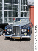 "Бентли" (Bentley). Ретроавтомобиль (2012 год). Редакционное фото, фотограф stargal / Фотобанк Лори