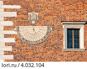 Солнечные часы на стене башни (2011 год). Стоковое фото, фотограф Андрей Андронов / Фотобанк Лори
