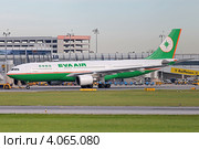 Airbus A-330-200 авиакомпании Eva Air (2012 год). Редакционное фото, фотограф Александр Тарасенков / Фотобанк Лори