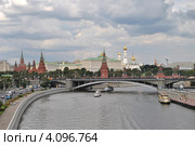 Кремль, Большой Каменный мост, Москва-река (2012 год). Редакционное фото, фотограф lana1501 / Фотобанк Лори