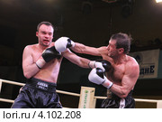 Бокс в Подольске, Вячеслав Яковенко и Роман Селиверстов (2012 год). Редакционное фото, фотограф Дмитрий Неумоин / Фотобанк Лори