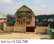 Продается загородный кирпичный дом. Стоковое фото, фотограф Щеголева Ольга / Фотобанк Лори