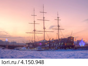 Парусник Летучий Голландец. Санкт-Петербург (2012 год). Редакционное фото, фотограф Литвяк Игорь / Фотобанк Лори