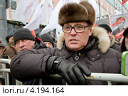 Участник "Марша против подлецов" - Касьянов Михаил Михайлович во главе либеральной колонны, город Москва, Россия (2013 год). Редакционное фото, фотограф Николай Винокуров / Фотобанк Лори