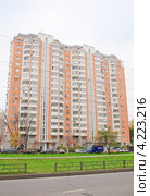 Новый монолитно-кирпичный дом (2012 год). Редакционное фото, фотограф Алёшина Оксана / Фотобанк Лори