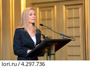 Лаелов Брэйнард (Lael Brainard) заместитель министра финансов США по Международным делам в администрации президента Барака Обамы на встрече министров финансов и глав центральных банков группы G20, отель Ritz-Carlton, Москва (2013 год). Редакционное фото, фотограф Игорь Долгов / Фотобанк Лори