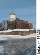 Выборгский замок ранней весной (2013 год). Редакционное фото, фотограф Виктор Карасев / Фотобанк Лори
