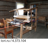 Карелия. Старинный ткацкий станок в музее-заповеднике "Кижи" (2012 год). Редакционное фото, фотограф Ирина Борсученко / Фотобанк Лори