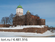 Выборгский замок ранней весной (2013 год). Редакционное фото, фотограф Виктор Карасев / Фотобанк Лори