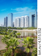 Небоскребы финансового района в Zhujiang New Town, Гуанчжоу, Гуандун, Китай (2011 год). Редакционное фото, фотограф Losevsky Pavel / Фотобанк Лори