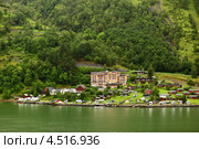 Отель Grande Fjord Hotel на берегу Гейрангер фьорда в Норвегии (2011 год). Редакционное фото, фотограф Losevsky Pavel / Фотобанк Лори
