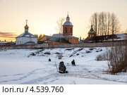 Свято-Духов монастырь в г. Боровичи Новгородской обл. (2013 год). Редакционное фото, фотограф FotograFF / Фотобанк Лори