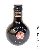 Биттер-ликер UNICUM компании Цвак (2012 год). Редакционное фото, фотограф Александр Щепин / Фотобанк Лори